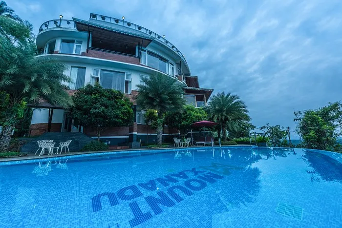 Mount Xanadu Resorts