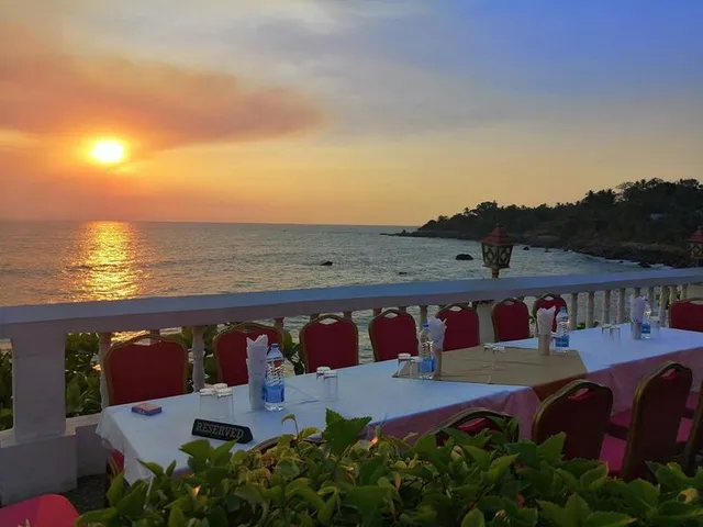 Mascot Beach Resort - 4