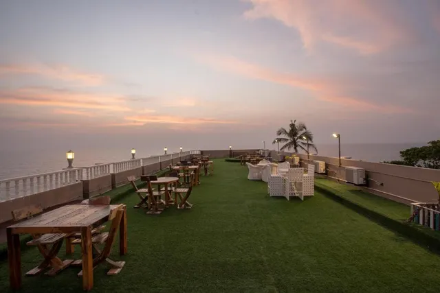 State Beach Boutique Resort & Spa - 2