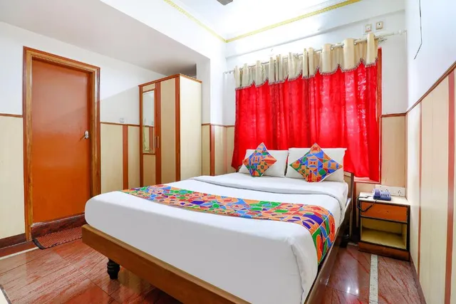 Collection O 3664 Hotel Shivaals Residency - 3