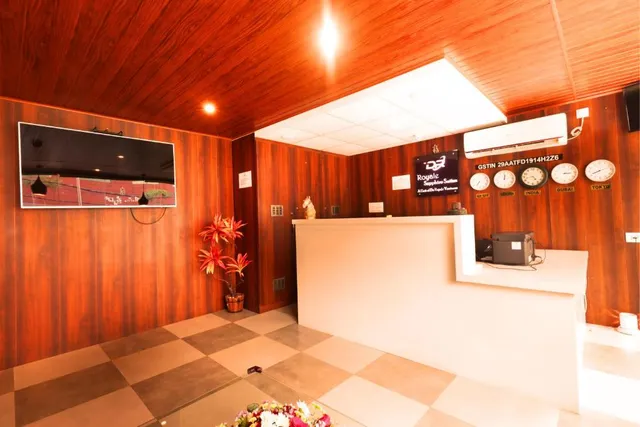 Royale Sapphire Suites - 2