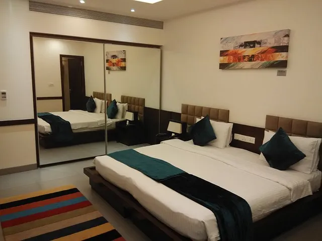 Twenty Four Hotel - 5