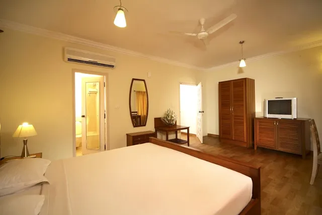 Trinity Suites - Budget Hotel Bangalore near MG Road - 3