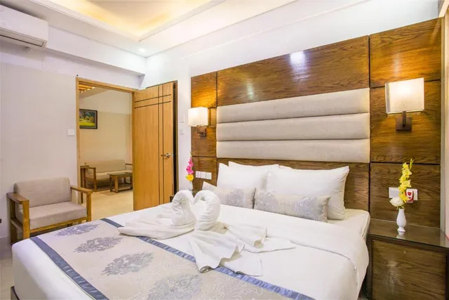 White Palace Hotel - 3