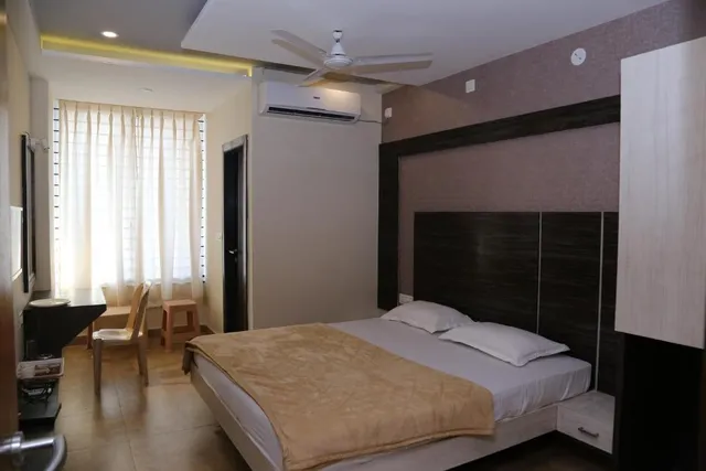 Hotel Navaratna Palace - 4