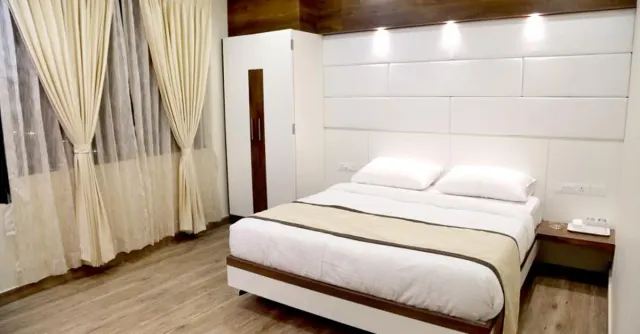 Hotel RK Renaissance - 5