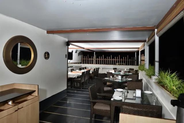 Western Tower Hotel - 3