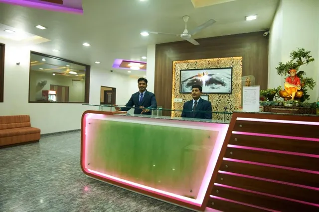 Hotel Sai Sangam International - 2