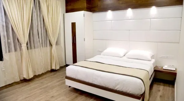 OYO Townhouse 253 Ram Nagar - 3