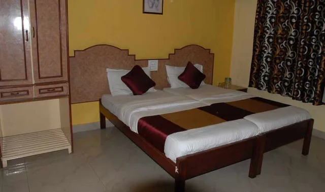 Hotel Bhavani Boarding & Lodging - 3