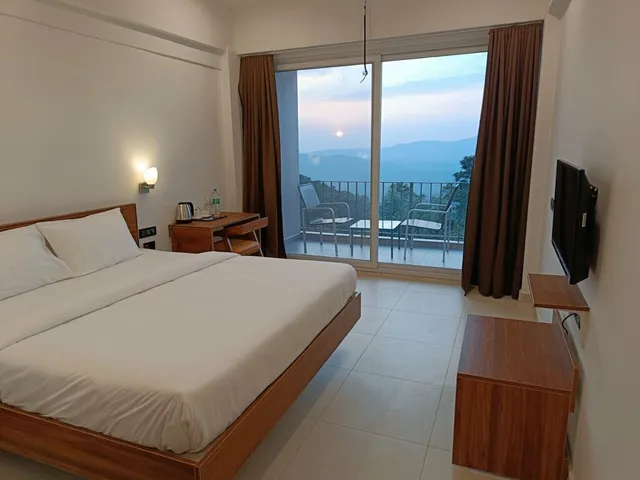 The Cliff Edge Coorg Hotel - 4