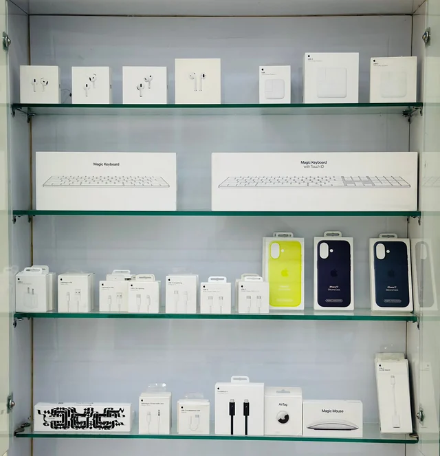 KM Apple Store - 2